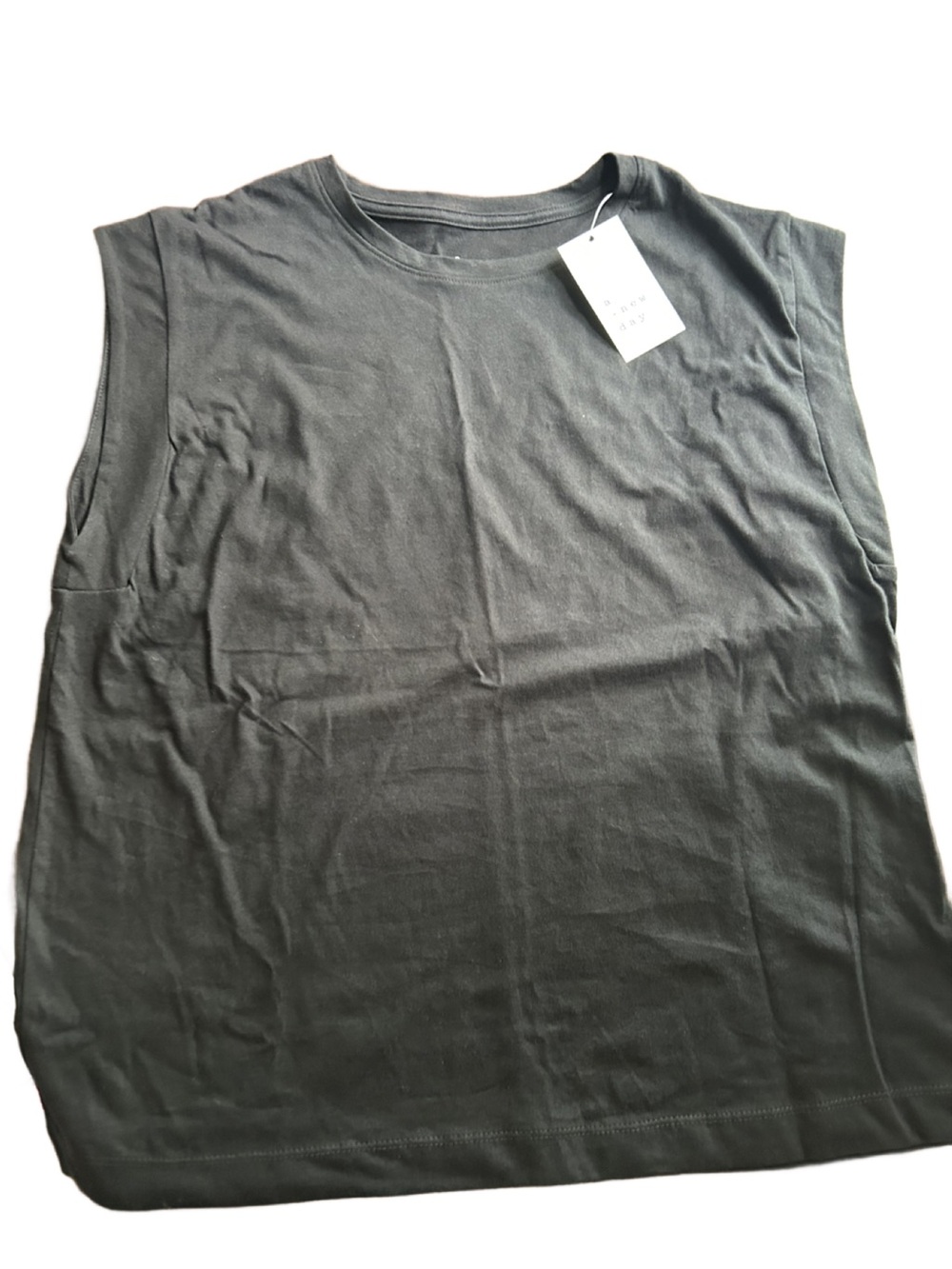 Sleeveless Crewneck Tank Top - Black